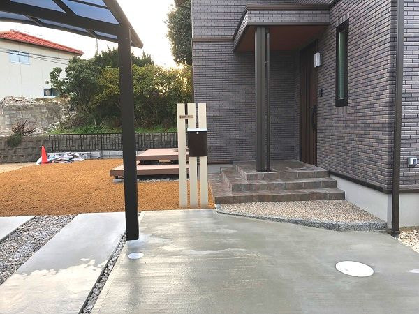 玄関周りのお庭事例の写真4