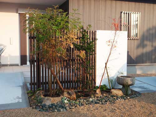 玄関周りのお庭事例の写真1